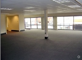 712 SE Hawthorne Blvd, Portland, OR à louer - Photo du bâtiment - Image 3 de 10