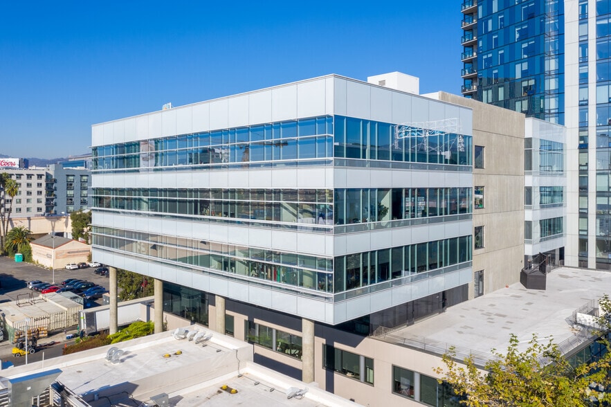 1500 N El Centro Ave, Los Angeles, CA for lease - Building Photo - Image 1 of 8