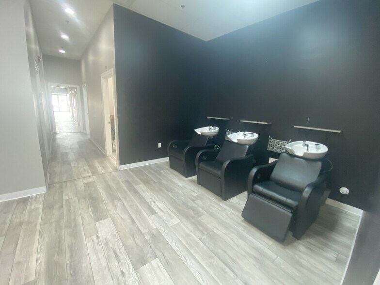 2760 Aurora Ave, Naperville, IL à louer - Photo intérieure - Image 3 de 28