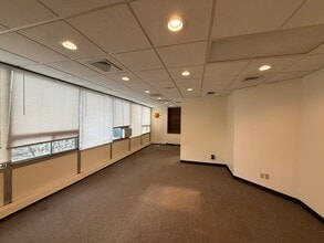 801 S Adams Rd, Birmingham, MI for lease Interior Photo- Image 1 of 11