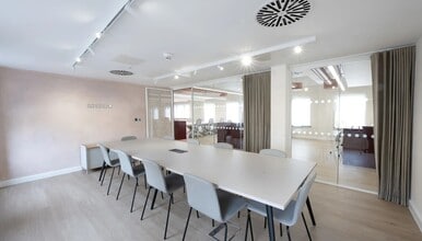 24 Hills Rd, Cambridge for lease Interior Photo- Image 2 of 5