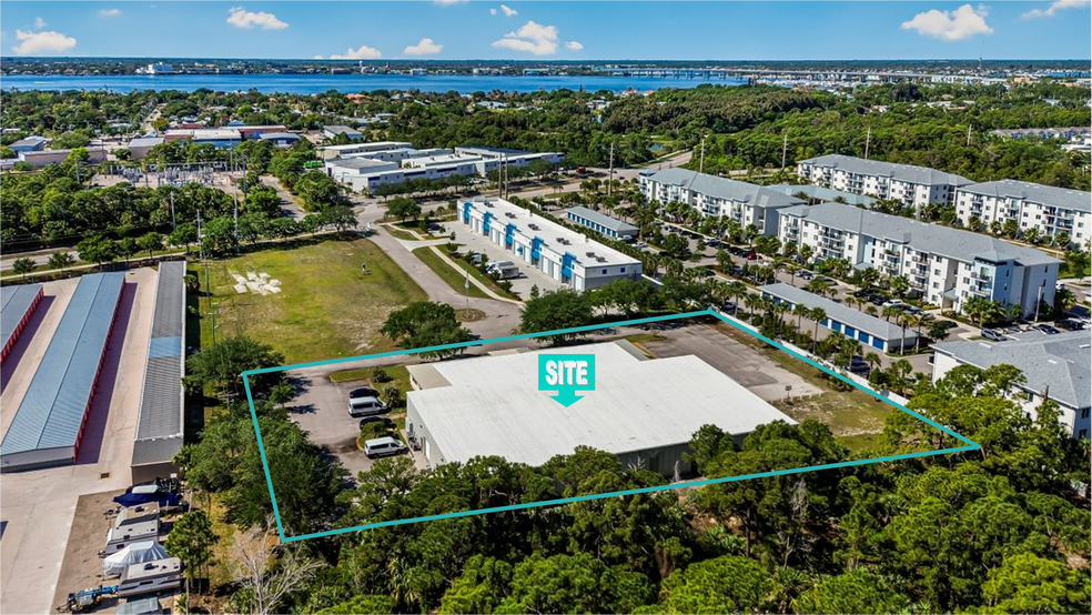 1601 NE Success Dr, Jensen Beach, FL à vendre - Photo du bâtiment - Image 3 de 18