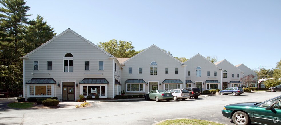 31 Schoosett St, Pembroke, MA à louer - Photo du bâtiment - Image 2 de 25
