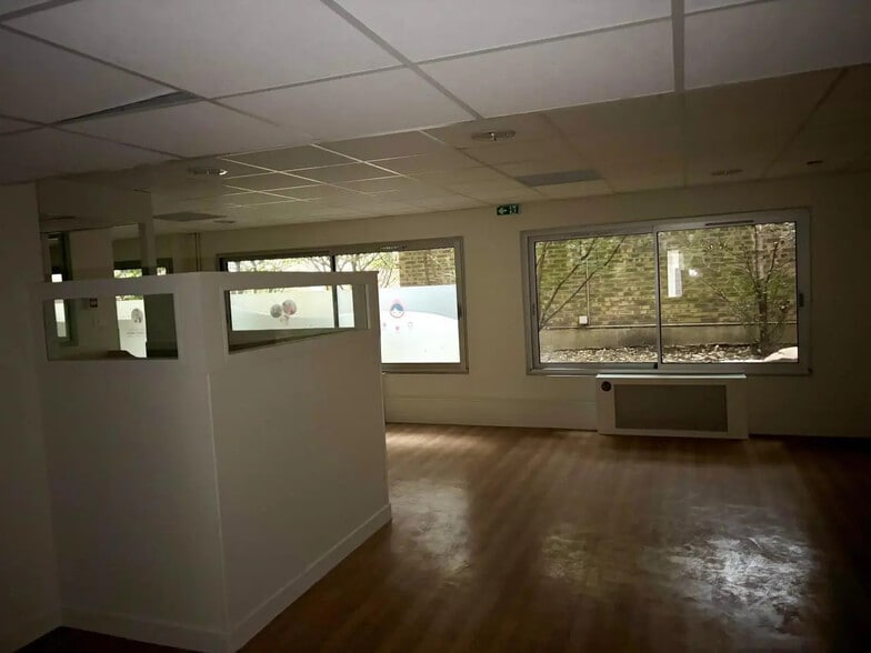 28 Rue Basfroi, Paris for lease - Interior Photo - Image 2 of 5