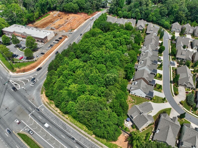 1299 W Wylie Bridge Rd, Woodstock, GA à louer - Photo du bâtiment - Image 3 de 14
