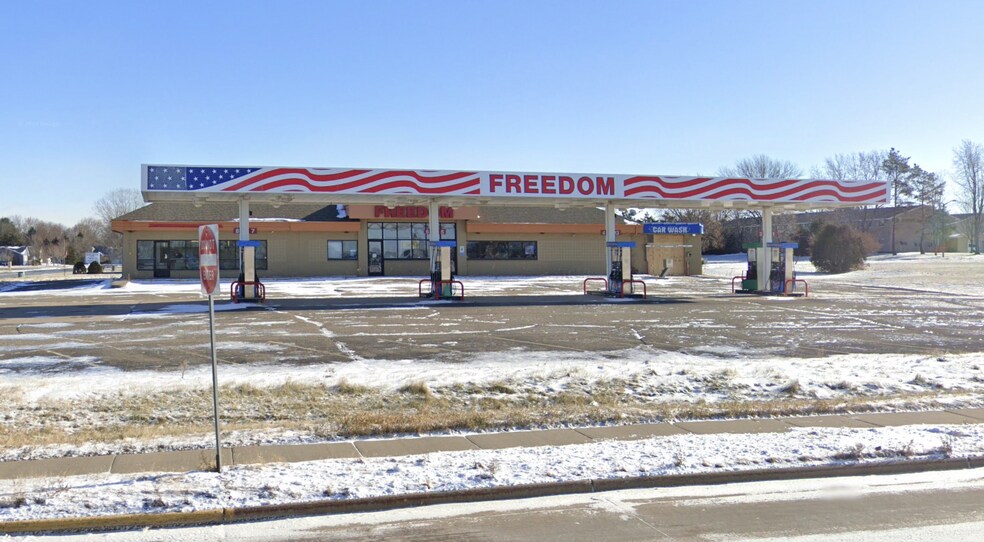 120 Meridian Dr, New Richmond, WI à vendre - Photo du bâtiment - Image 3 de 3