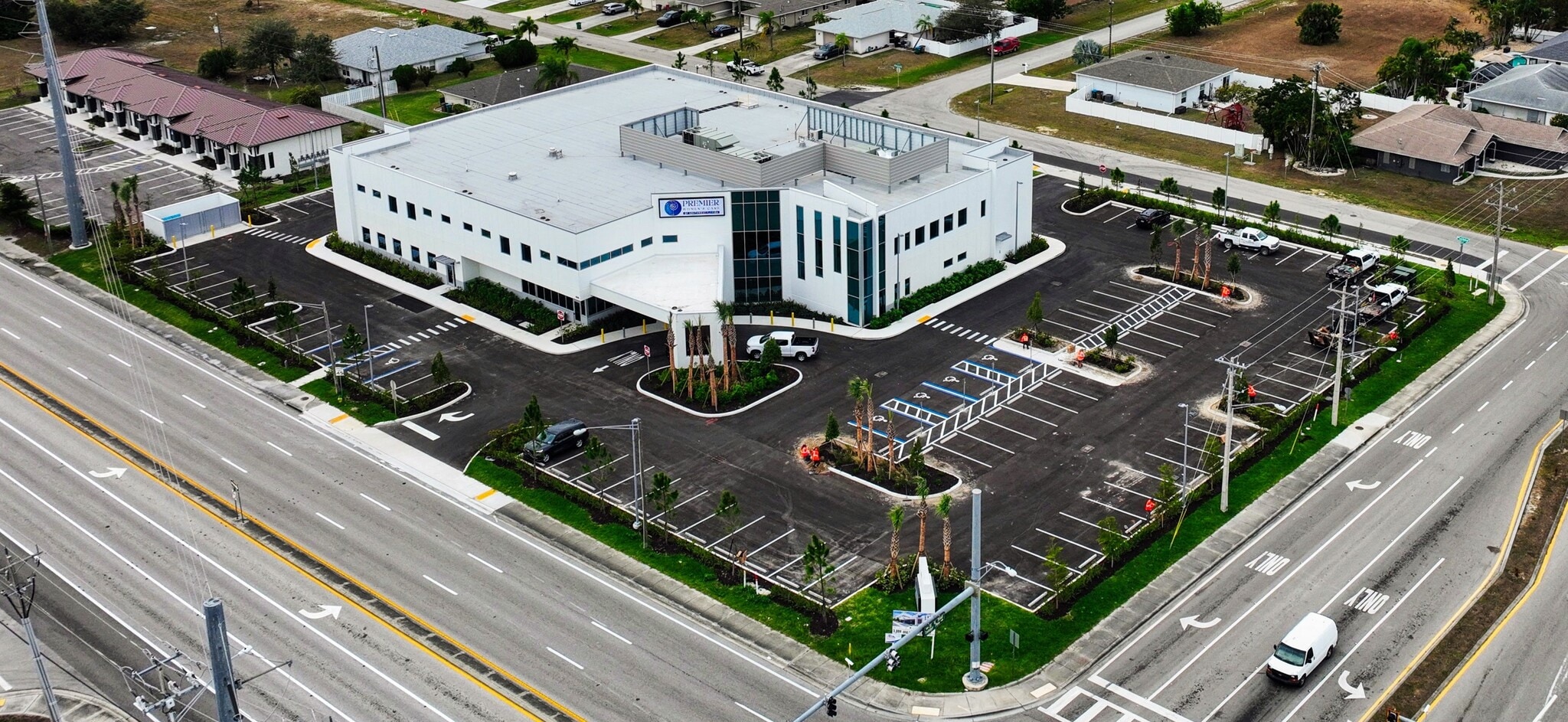 1606 Santa Barbara Blvd Blvd, Cape Coral, FL for lease Primary Photo- Image 1 of 4