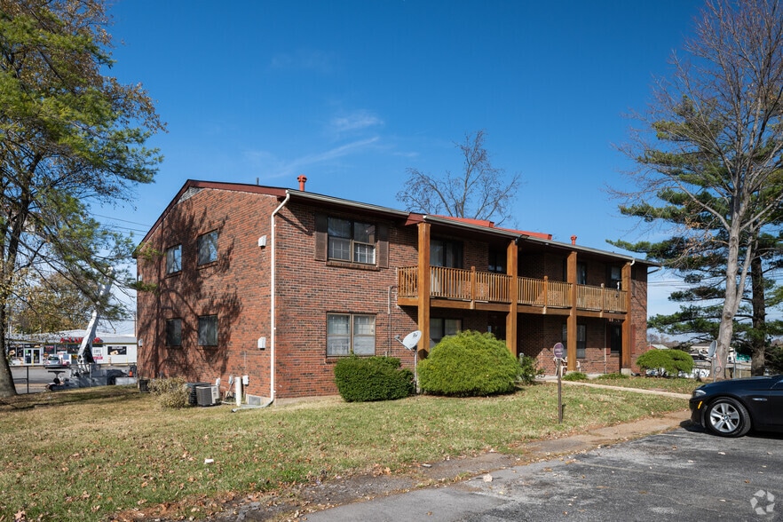 7300 N Hanley Rd, Hazelwood, MO for sale - Primary Photo - Image 1 of 4