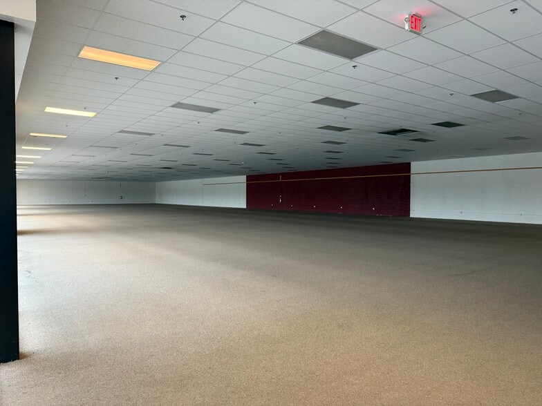 630 N Telegraph Rd, Monroe, MI for lease - Building Photo - Image 3 of 14