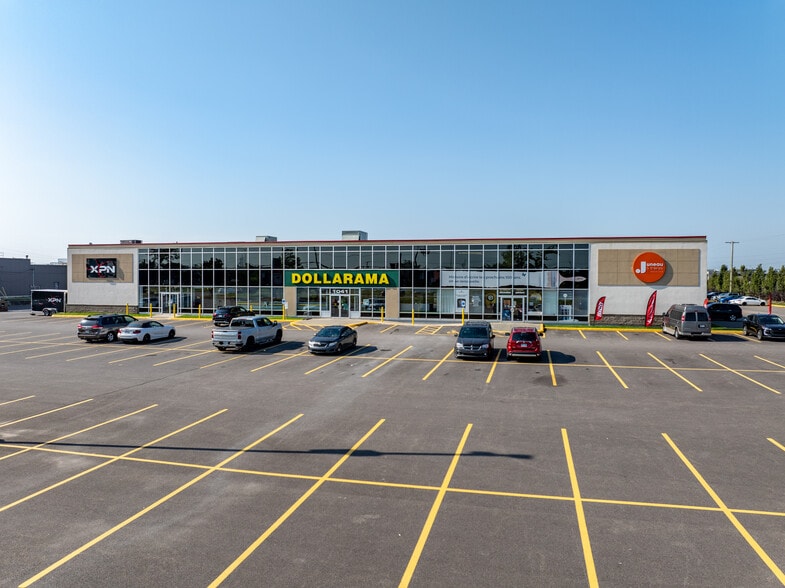 1041 Boul Pierre-Bertrand, Québec, QC à louer - Photo du bâtiment - Image 1 de 3