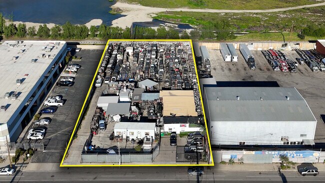 Plus de détails pour 9940 Glenoaks Blvd, Sun Valley, CA - Terrain à louer