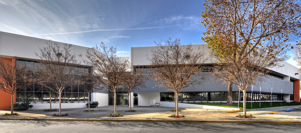 7001 Village Dr, Buena Park, CA for lease - Building Photo - Image 3 of 10