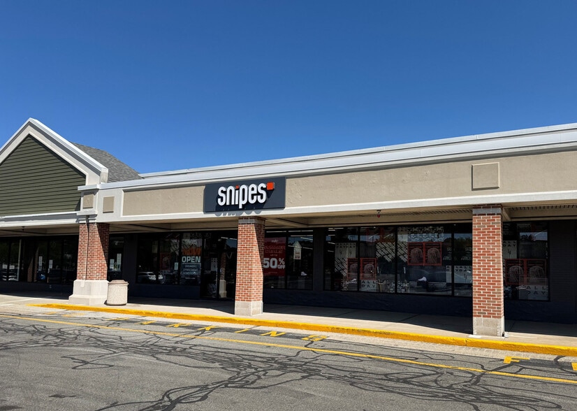 19-143 Memorial Pky, Randolph, MA for lease - Building Photo - Image 2 of 10