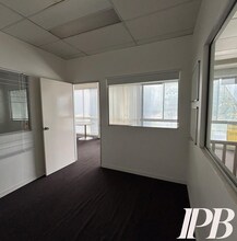 51 Secam St, Mansfield for lease Interior Photo- Image 2 of 6