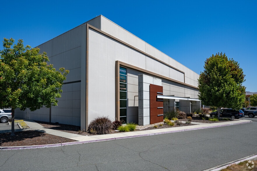 1560-1572 Airport Blvd, Napa, CA for lease - Primary Photo - Image 3 of 5