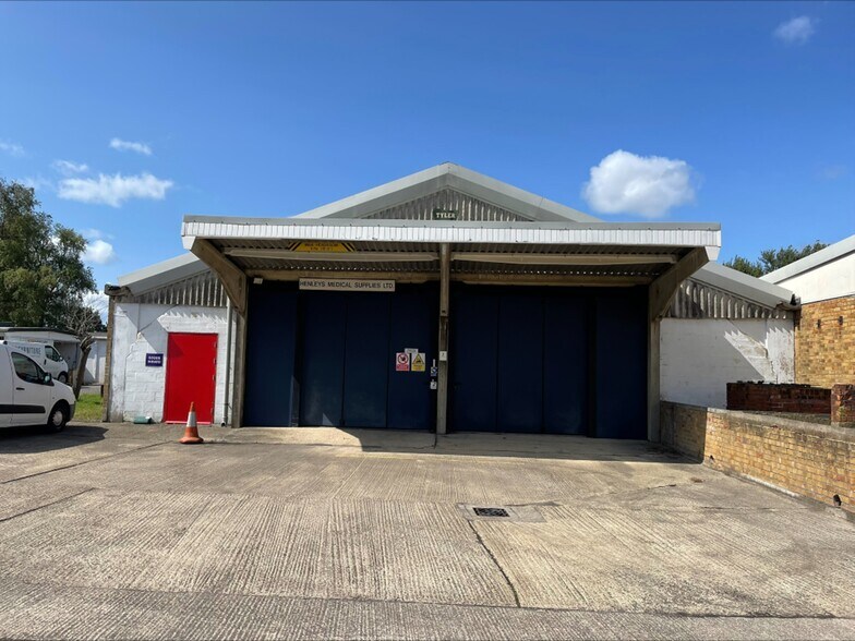 1 Headquarters Rd, Westbury à louer - Photo du bâtiment - Image 3 de 6