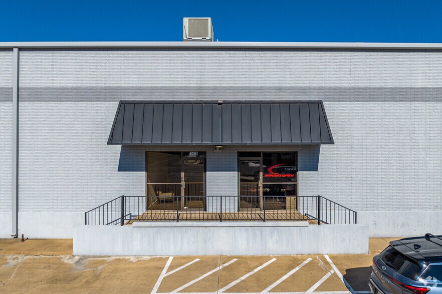 1410-1416 Dunn Dr, Carrollton, TX for lease - Building Photo - Image 3 of 4