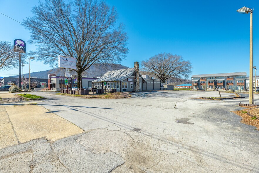 3147 Broad St, Chattanooga, TN à vendre - Photo du bâtiment - Image 2 de 22
