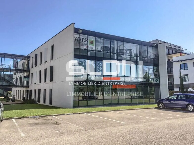 Bureau dans Saint-Priest à louer - Photo du bâtiment - Image 2 de 8