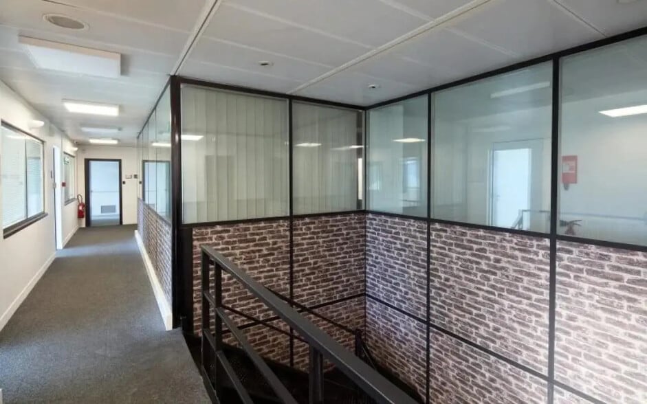 Flex in Morangis for lease - Building Photo - Image 3 of 6