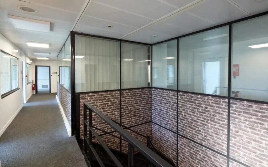 Flex dans Morangis à louer - Photo du bâtiment - Image 3 de 6