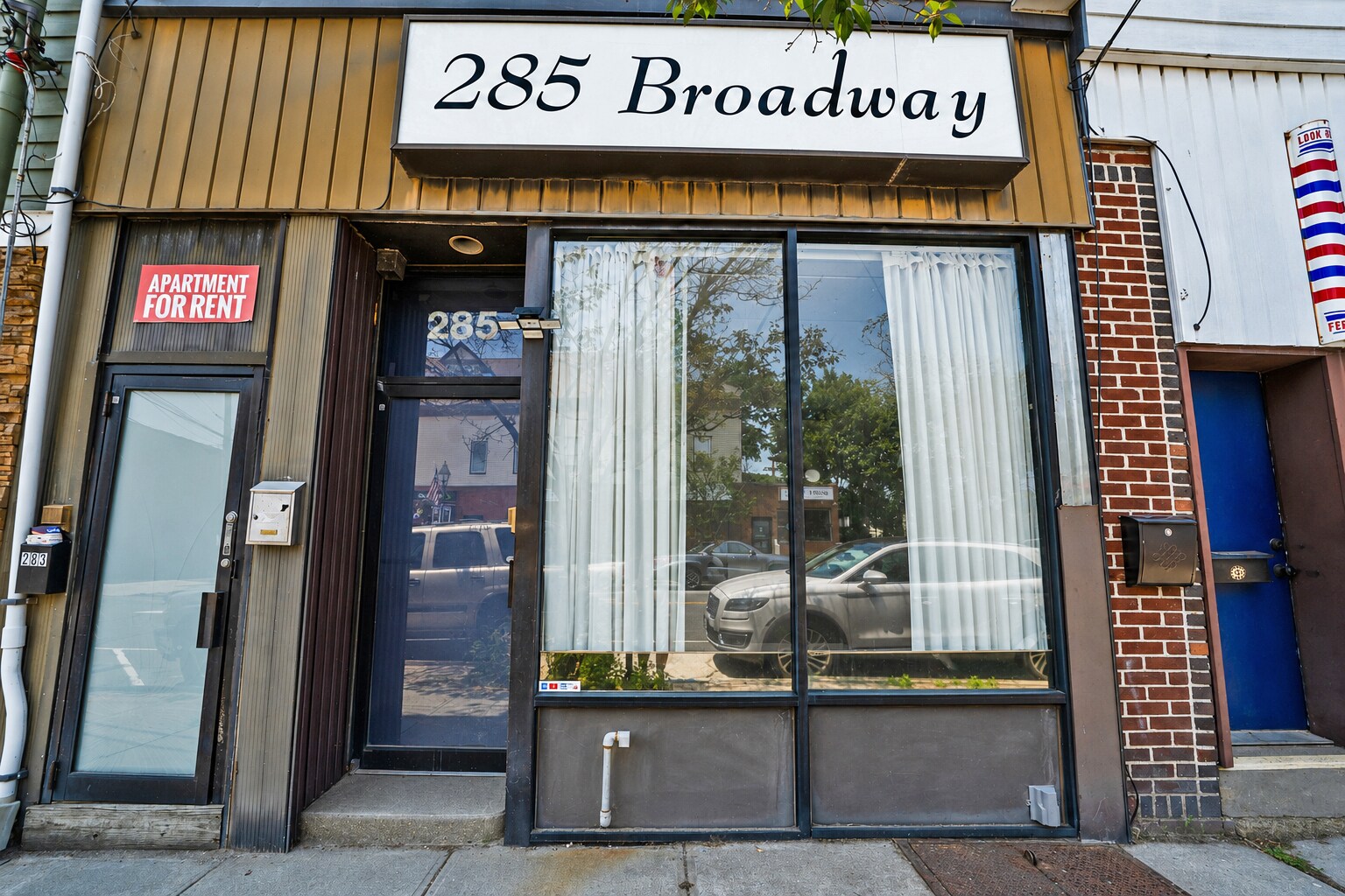 283-285 Broadway, Bethpage, NY à louer Photo du bâtiment- Image 1 de 20