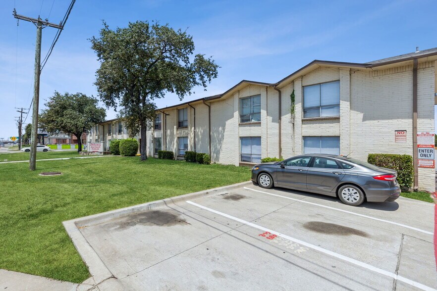 1415 W Airport Fwy, Irving, TX à vendre - Photo du bâtiment - Image 2 de 26