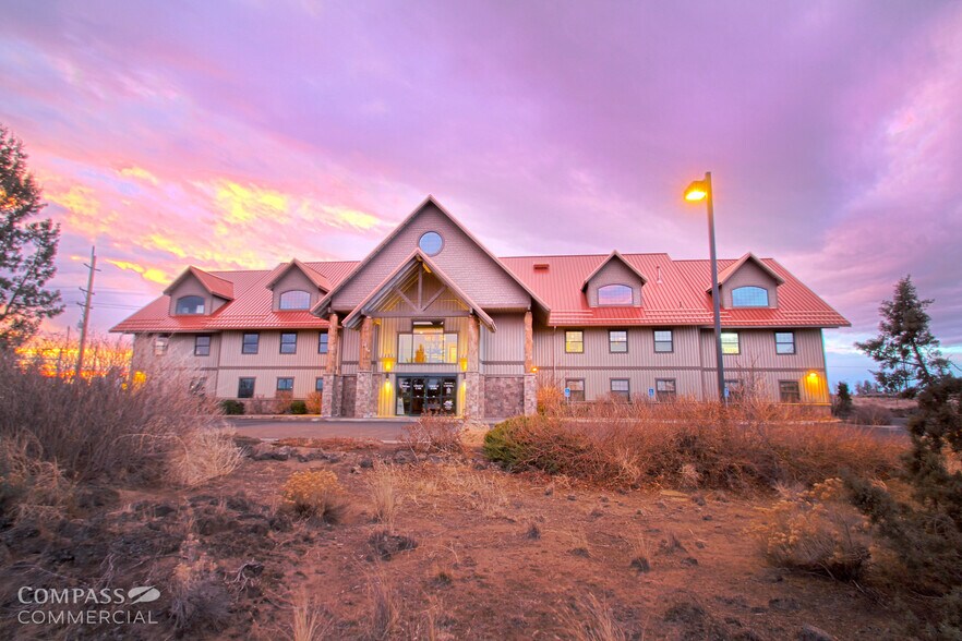 3818 SW 21st St, Redmond, OR à louer - Photo du bâtiment - Image 2 de 3