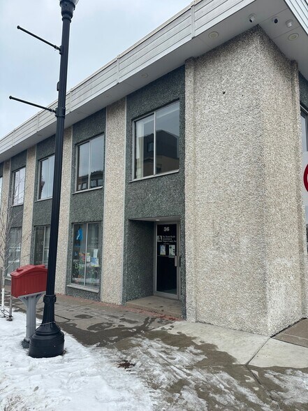 36 Pine St, Lockport, NY à louer - Photo du bâtiment - Image 3 de 15