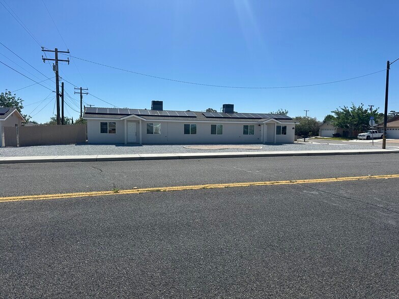 1621 Porter St, Ridgecrest, CA for sale - Primary Photo - Image 1 of 2