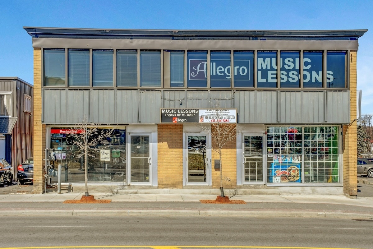 255 Montreal Rd, Ottawa, ON à louer Photo du bâtiment- Image 1 de 24