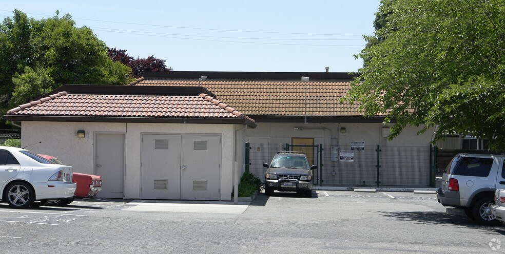 1410B Monument Blvd, Concord, CA à vendre - Photo du bâtiment - Image 2 de 3