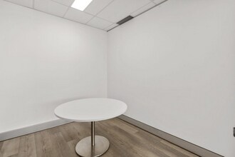 24-32 Lexington Dr, Bella Vista for lease Interior Photo- Image 2 of 8