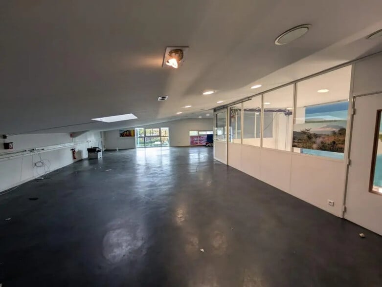 Flex in Sartrouville for sale - Interior Photo - Image 2 of 6