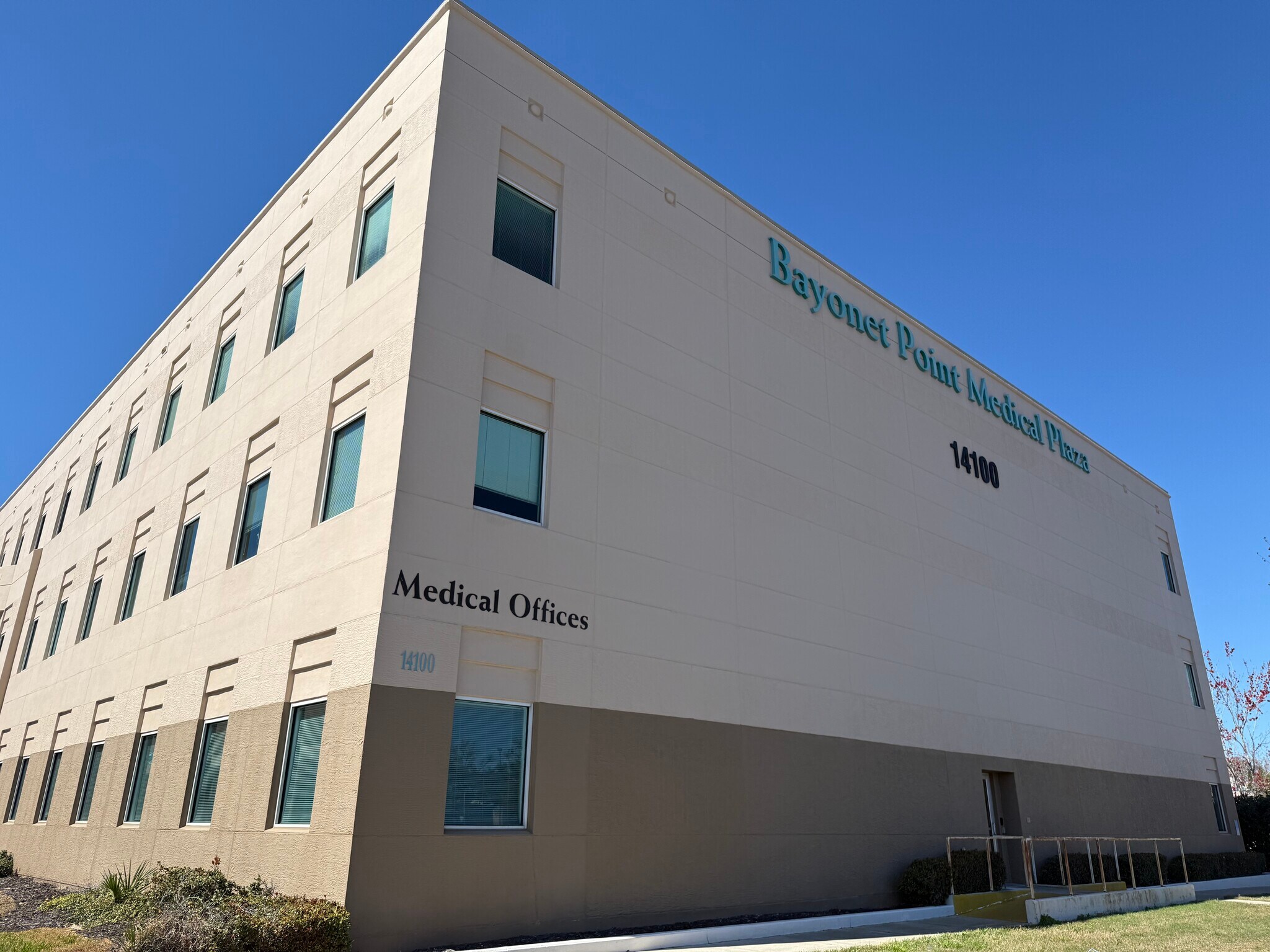 14100 Fivay Rd, Hudson, FL à vendre Photo principale- Image 1 de 24