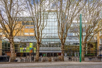 Plus de détails pour 91 Brick Ln, Londres - Bureau à louer