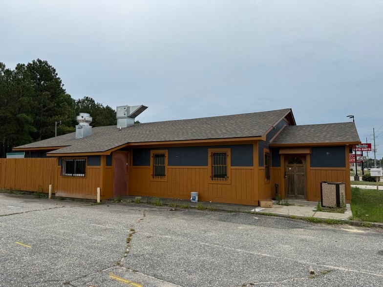 3500 Murchison Rd, Fayetteville, NC à vendre - Photo du bâtiment - Image 3 de 18