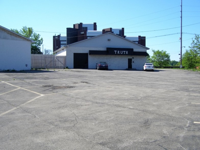 221 Belmont Ave, Youngstown, OH for sale - Building Photo - Image 1 of 1