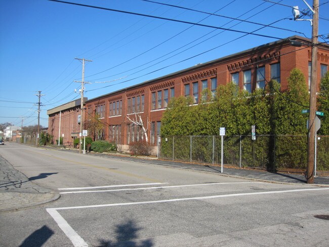 More details for 95 Grand Ave, Pawtucket, RI - Office for Lease