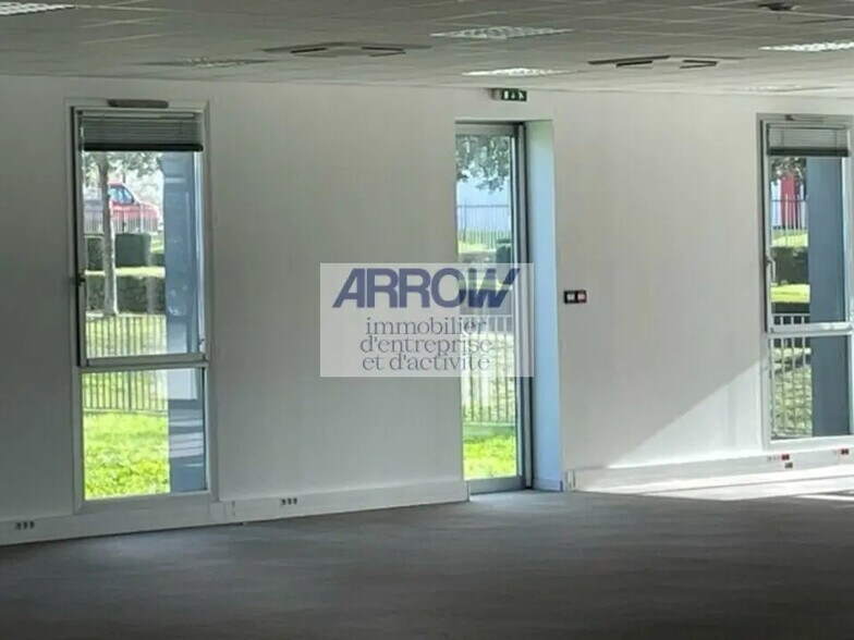 Bureau dans Saint-Herblain à louer - Photo du bâtiment - Image 3 de 4