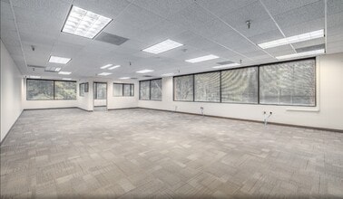 8665 Baypine Rd, Jacksonville, FL à louer Photo intérieure- Image 2 de 11