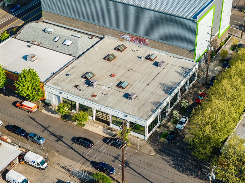 721-731 SE Yamhill St, Portland, OR à louer - Photo du bâtiment - Image 2 de 15