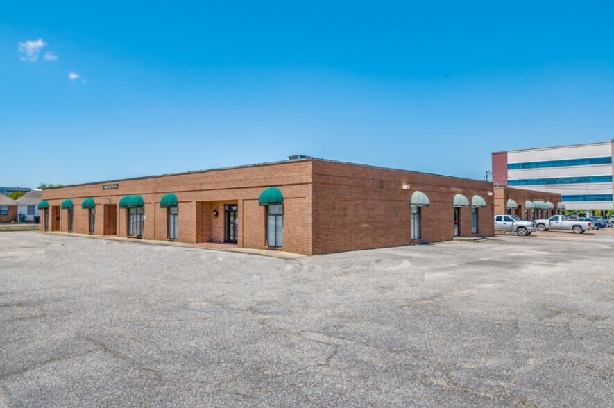 4165 Carmichael Rd, Montgomery, AL à louer - Photo du bâtiment - Image 2 de 4
