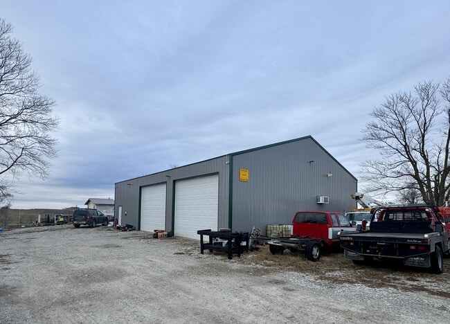 Plus de détails pour 25828 Highway 129, Green City, MO - Commerce de détail à vendre