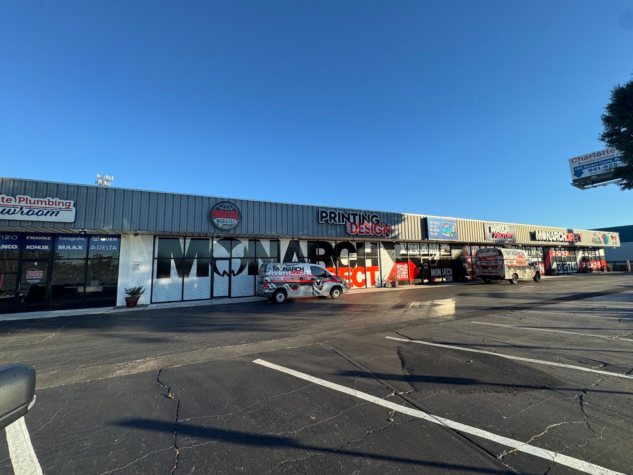 1264 Market Cir, Port Charlotte, FL for lease Building Photo- Image 1 of 10