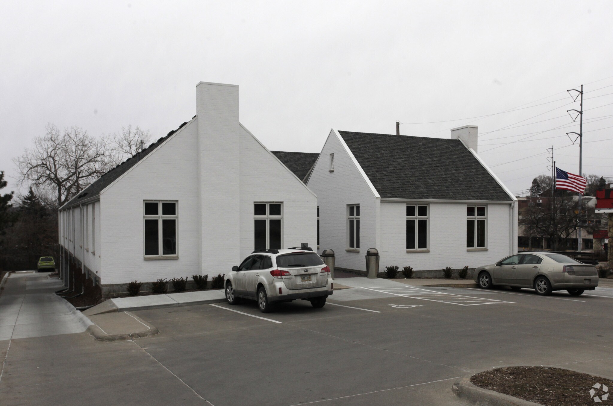 1005 S 76th Ave, Omaha, NE for lease Primary Photo- Image 1 of 54