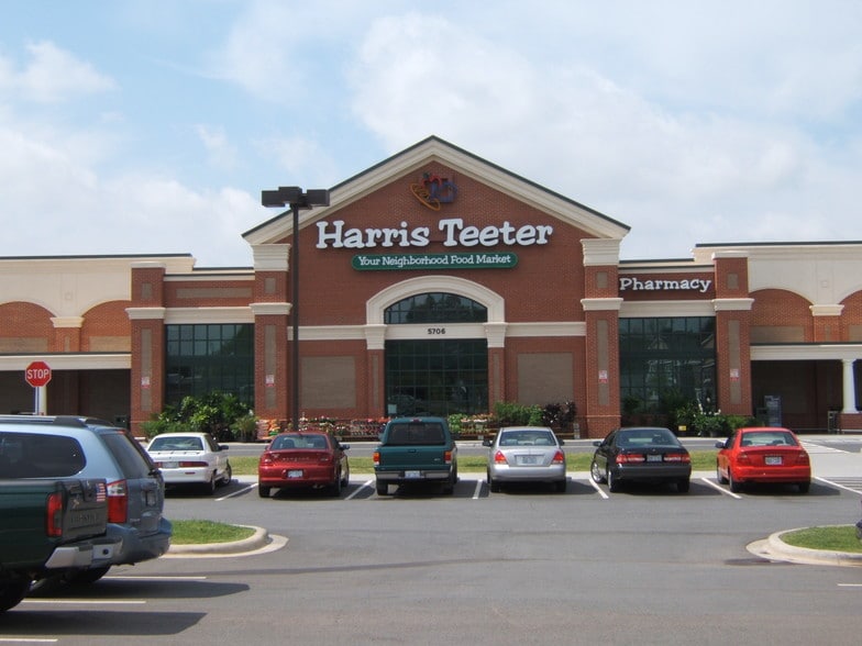 5706 Wyalong Dr, Charlotte, NC for sale - Building Photo - Image 1 of 3