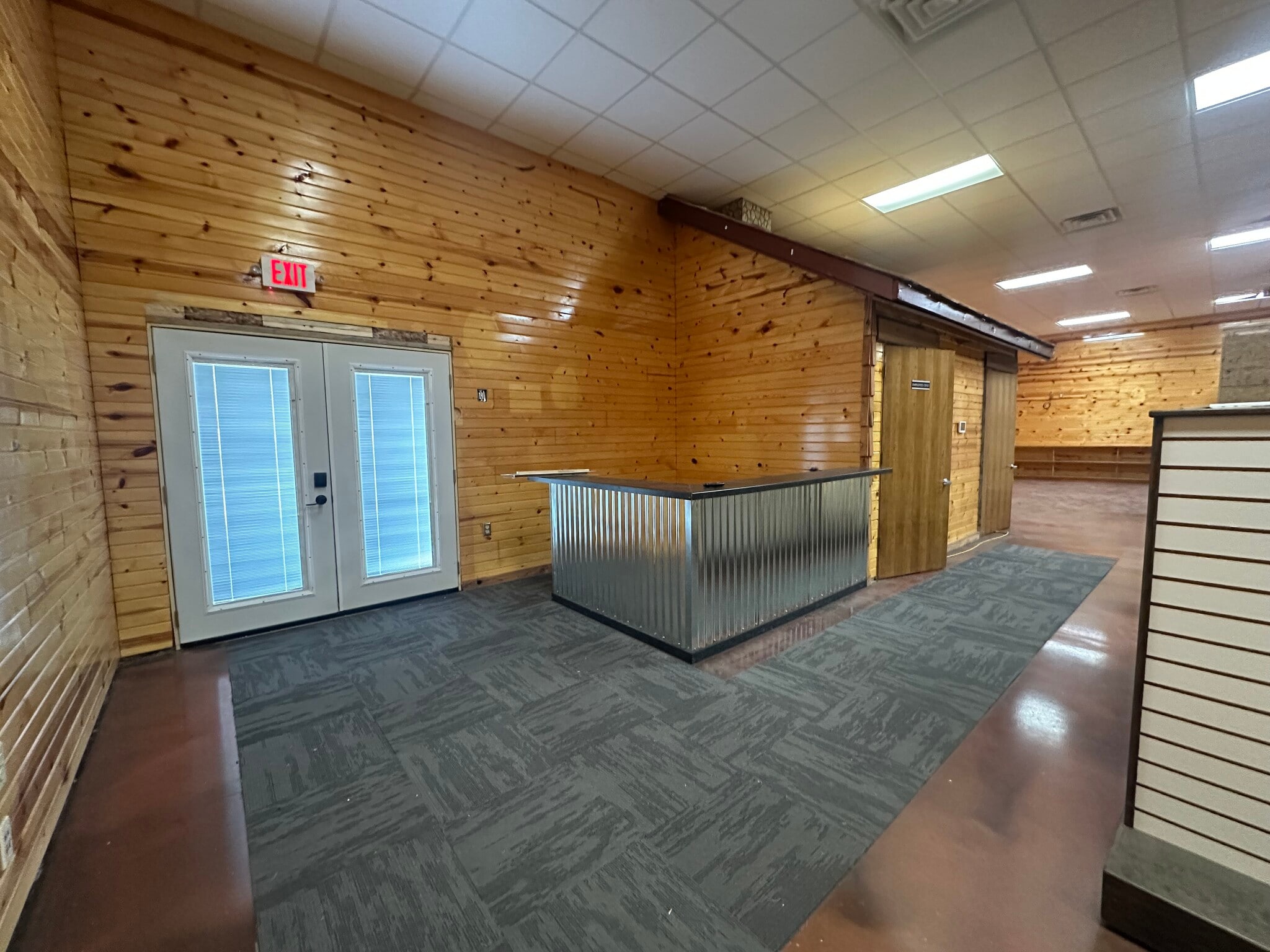 111 Walnut Ln, Colona, IL for lease Interior Photo- Image 1 of 6