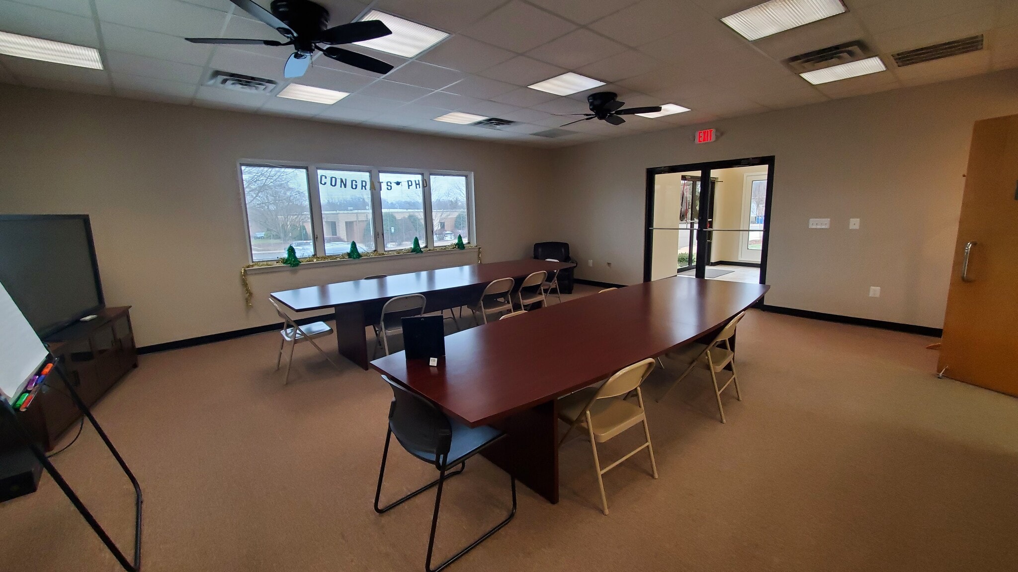 555 Hospital Dr, Warrenton, VA à vendre Photo intérieure- Image 1 de 19