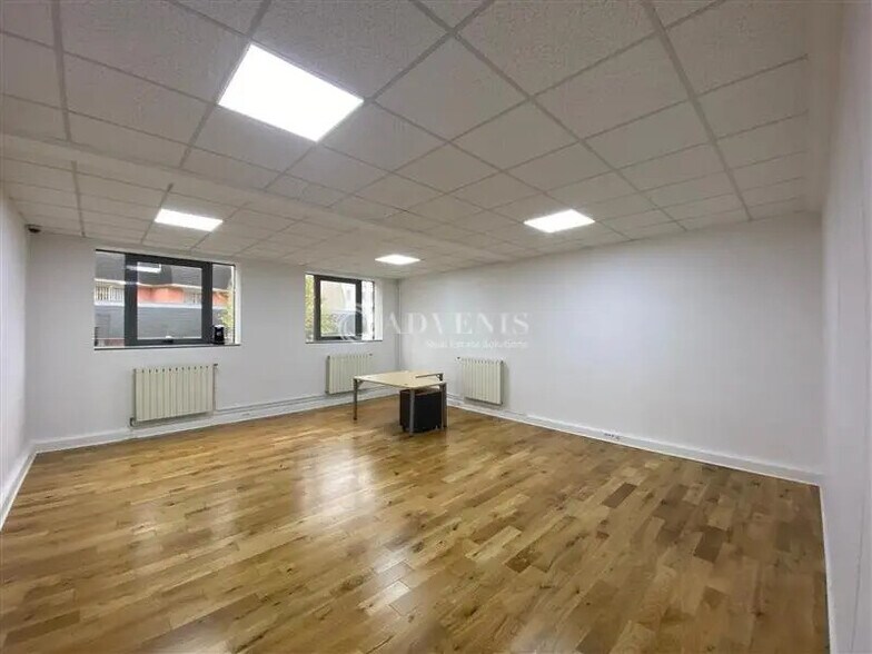 Office in Alfortville for lease - Interior Photo - Image 2 of 7